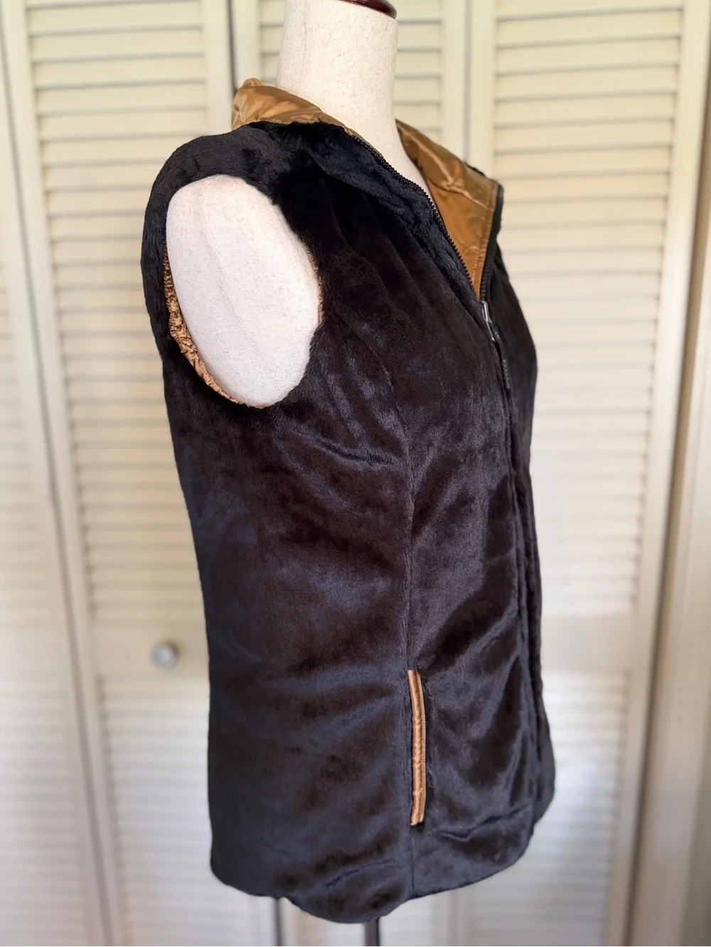 The North Face Metallic Bronze Faux Fur Quilted Vest | Size Small